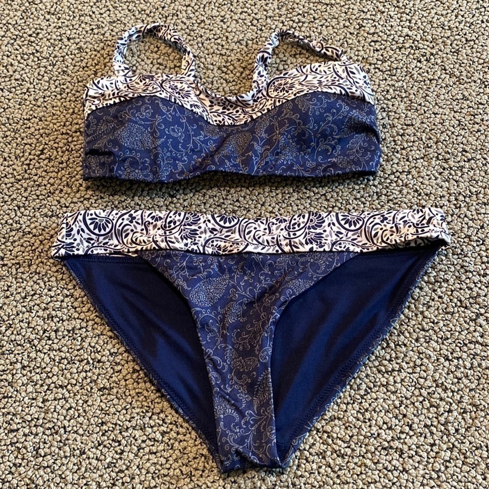NWOT Athleta 2 Piece Bikini Size XS -- Never Worn